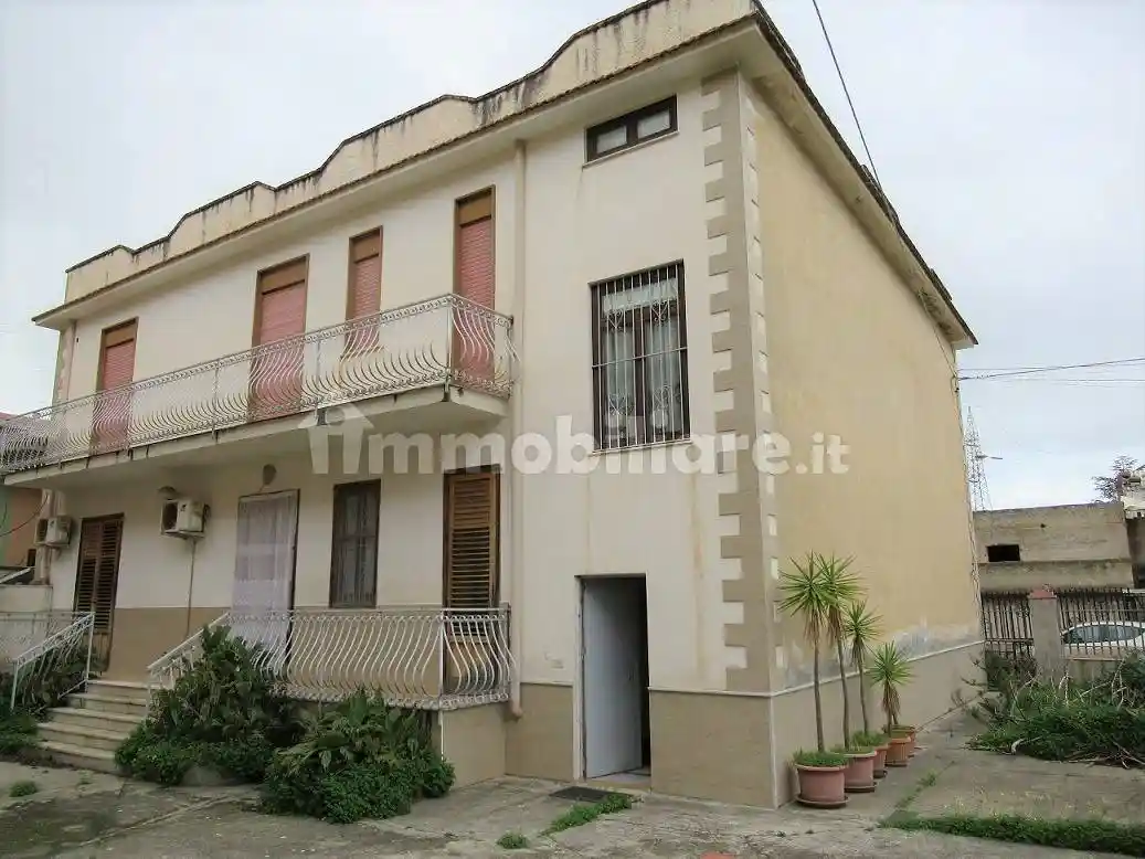 Palazzo - Edificio in vendita a Partinico