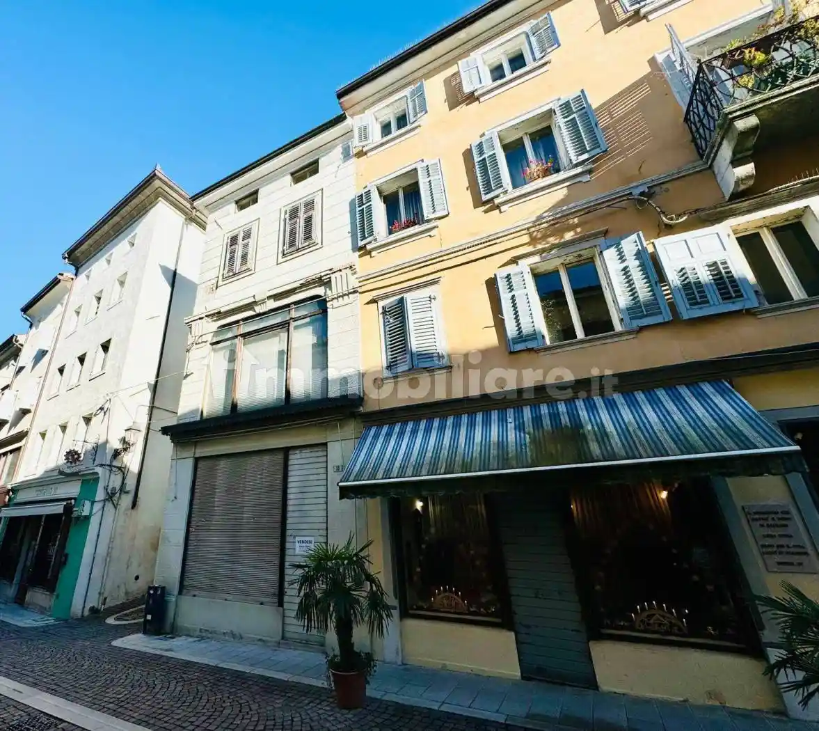 Palazzo - Edificio in vendita a Gorizia