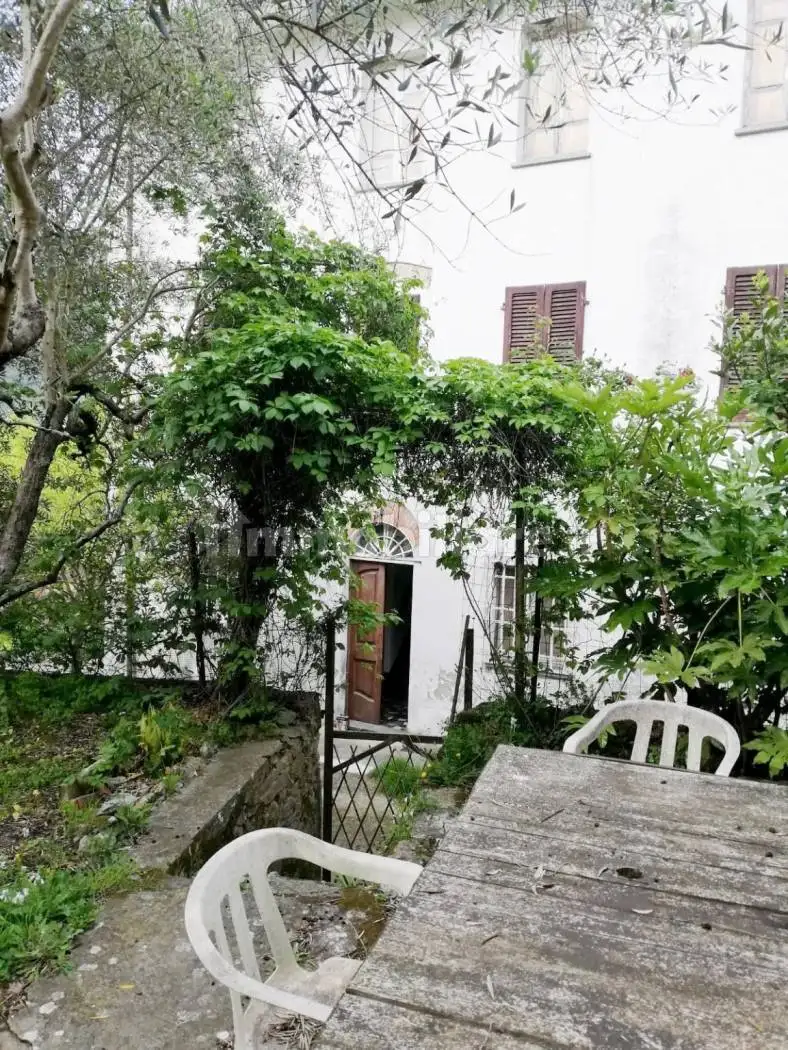 Casa indipendente in vendita a Lucca