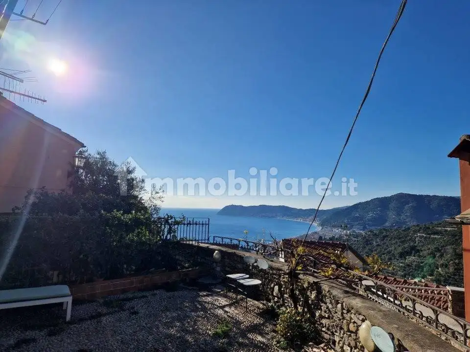 Casa indipendente in vendita a Alassio