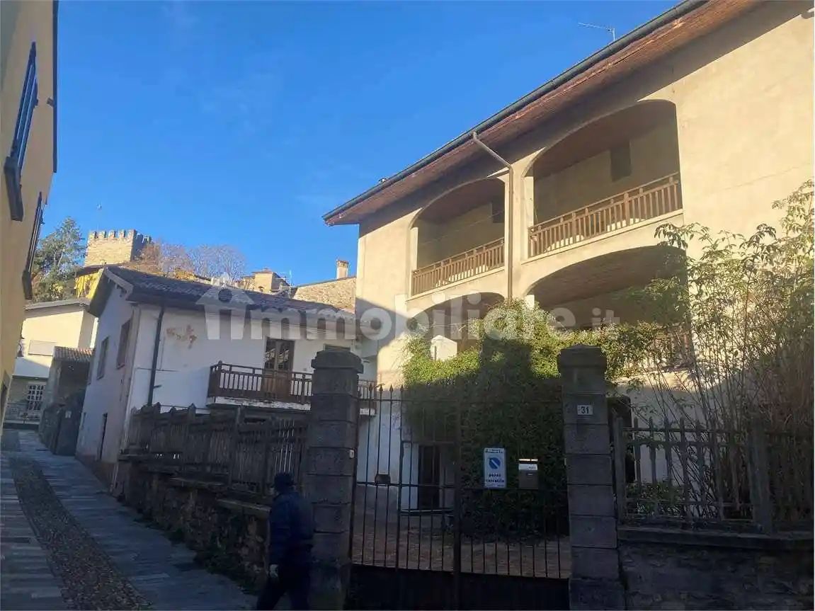 Palazzo - Edificio in vendita a Grumello del Monte