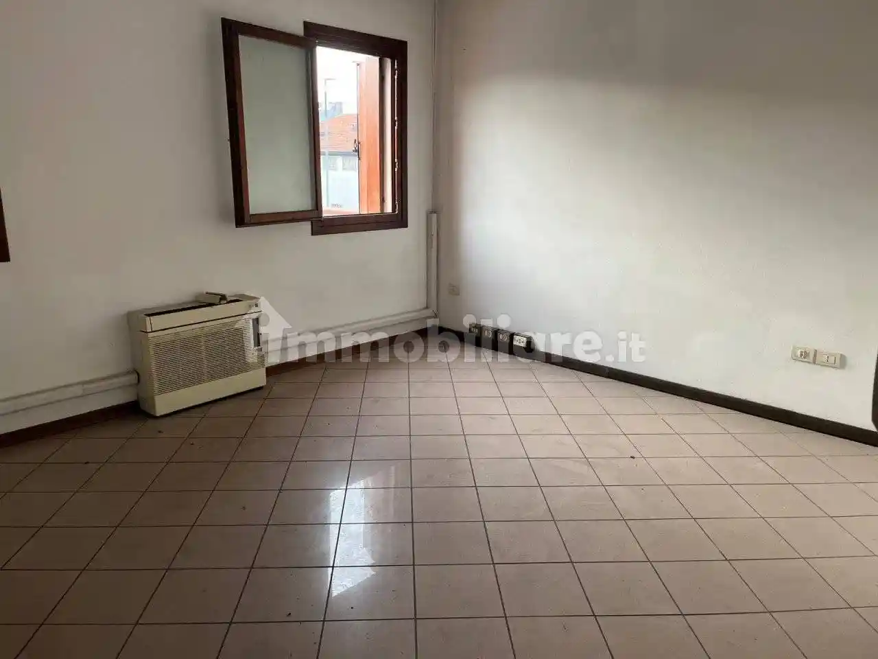 Palazzo - Edificio in vendita a Padova