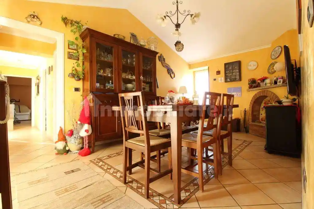 Appartamento in vendita a Poggio Mirteto