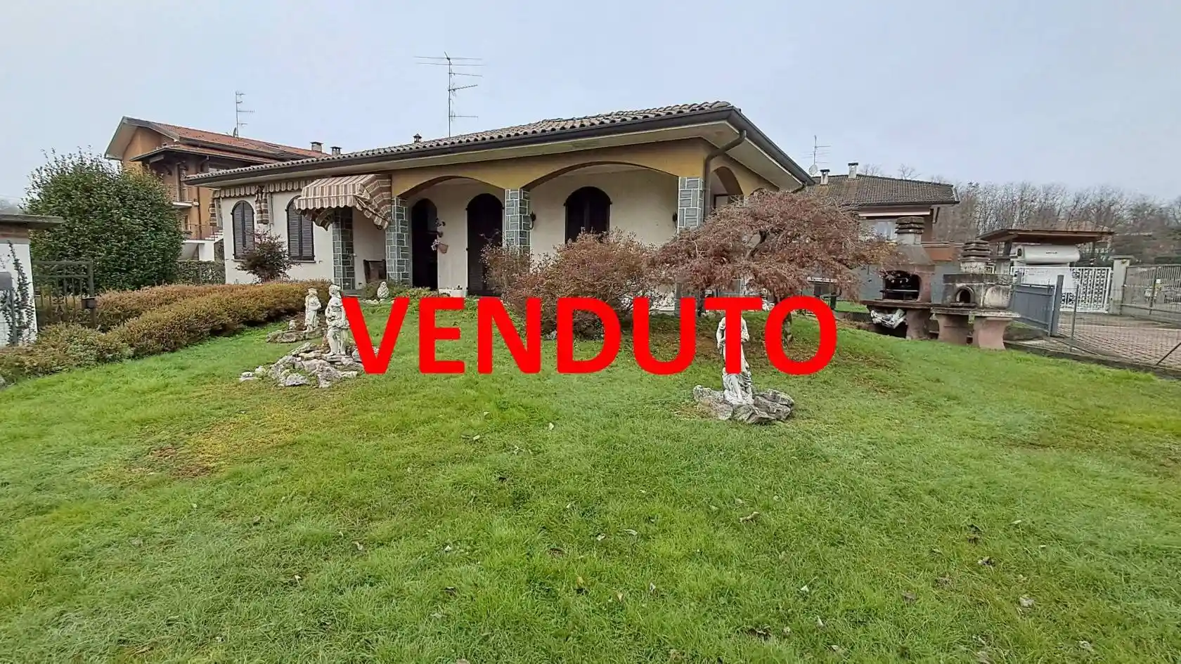 Villa in vendita a Biandronno