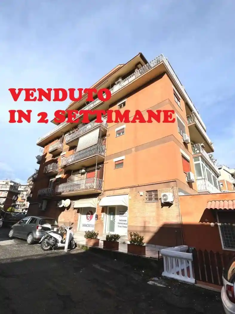 Appartamento in vendita a Roma