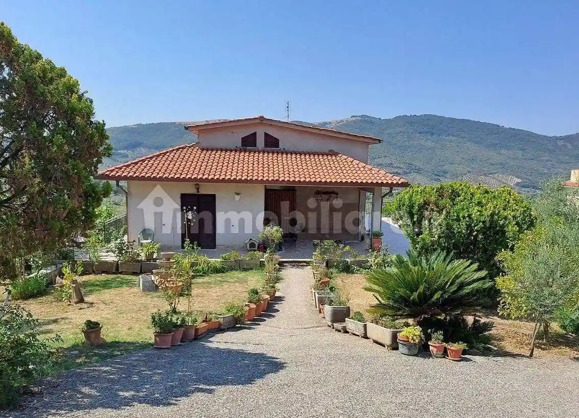 Villa in vendita a Poggio Nativo