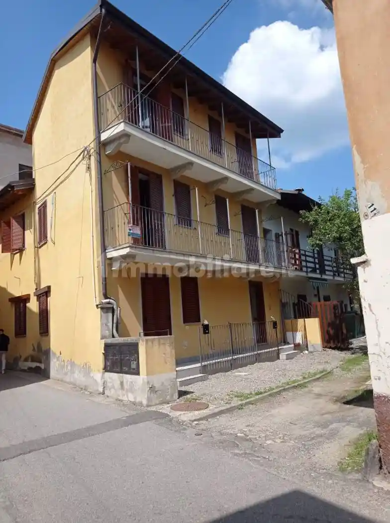 Appartamento in vendita a Varallo Pombia