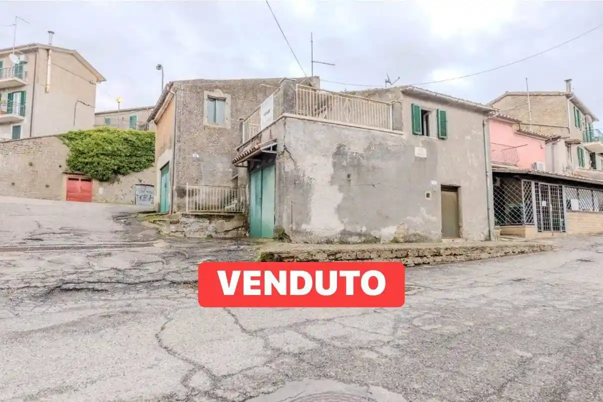 Casa indipendente in vendita a Valentano