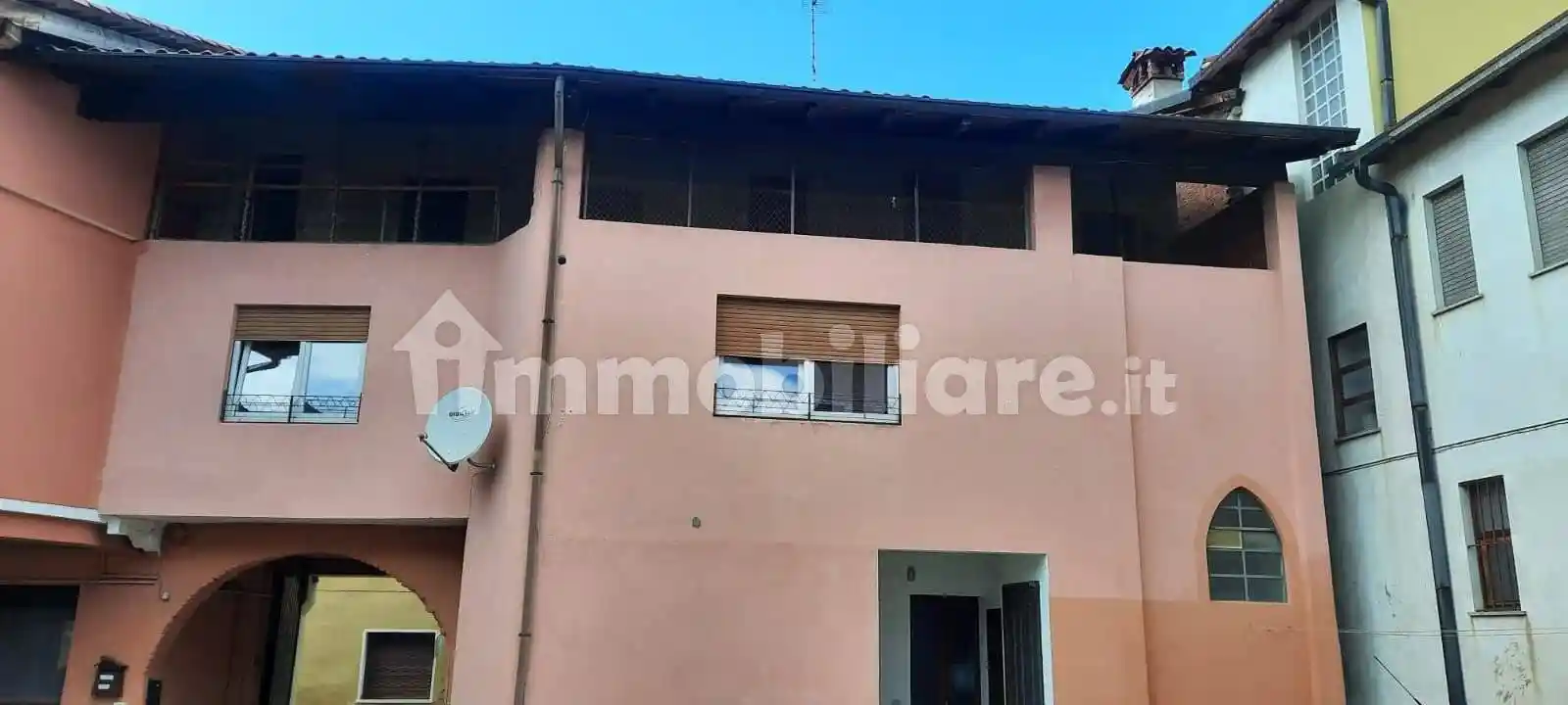 Appartamento in affitto a Fara Novarese