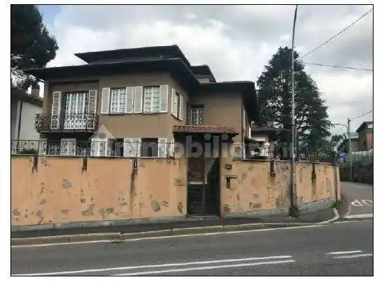 Appartamento in vendita a Varese