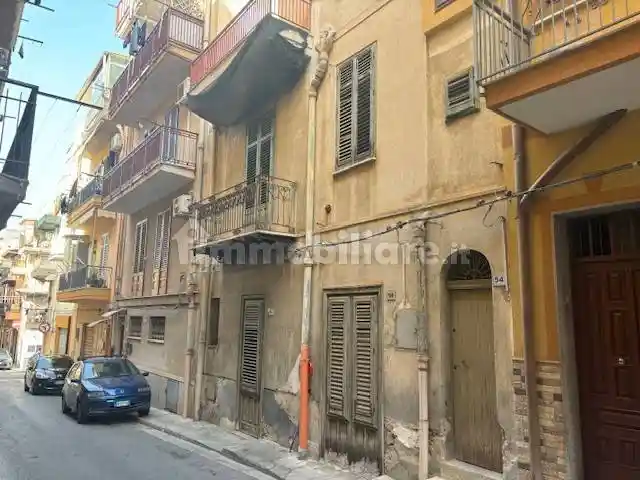 Palazzo - Edificio in vendita a Bagheria