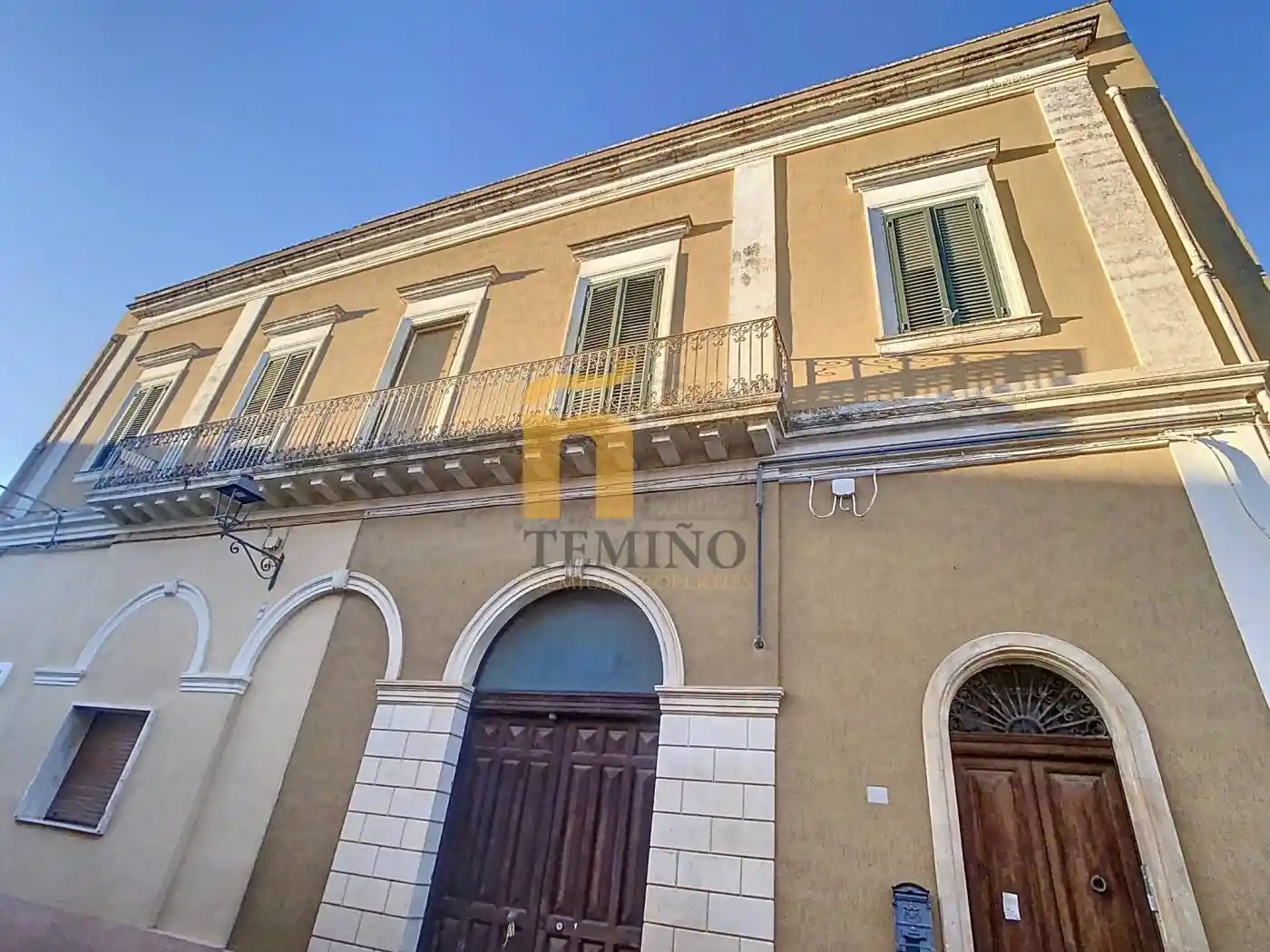 Palazzo - Edificio in vendita a Campi Salentina