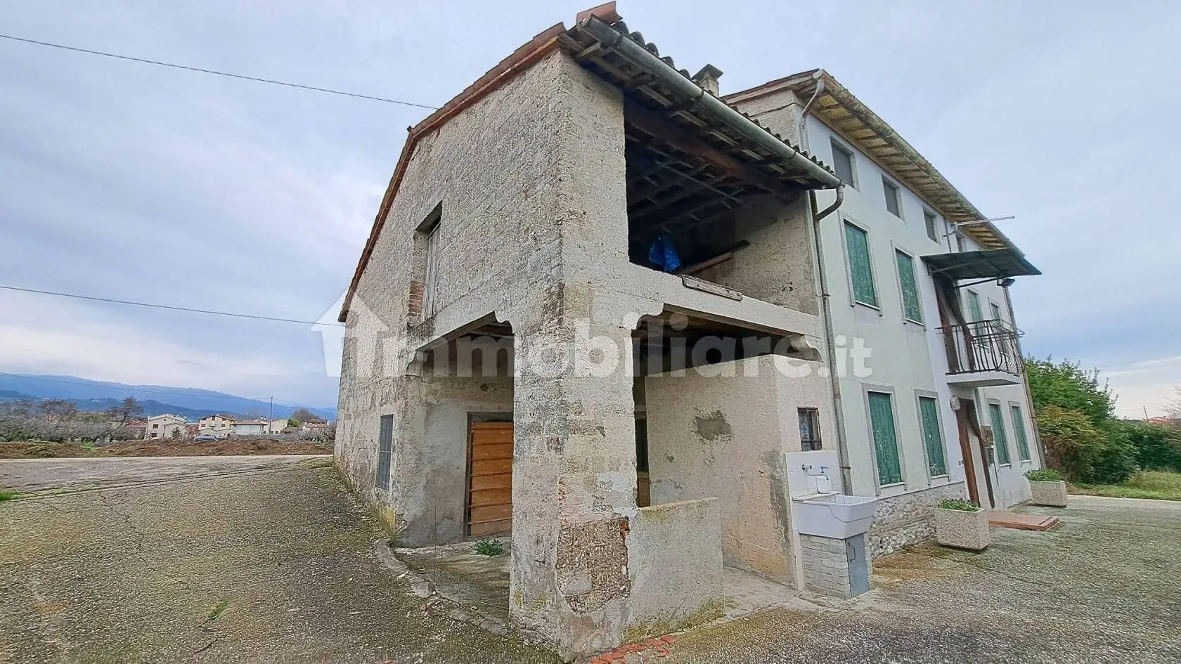 Villa in vendita a Colceresa