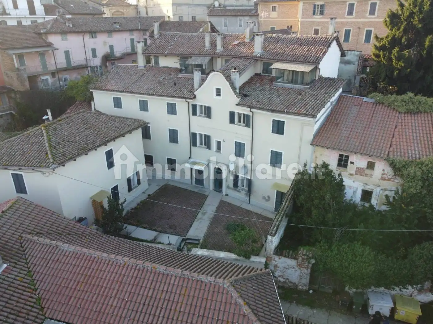 Palazzo - Edificio in vendita a Mombaruzzo