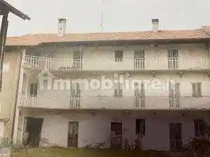 Rustico - Casale in vendita a Borgo Ticino