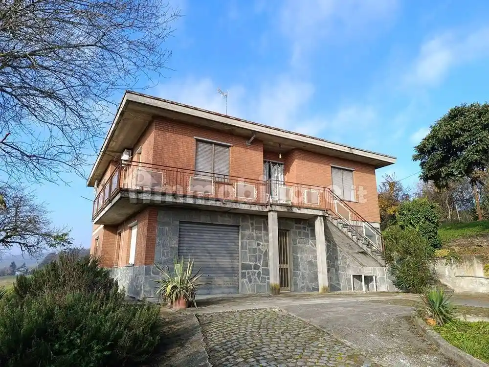 Villa in vendita a Montiglio Monferrato