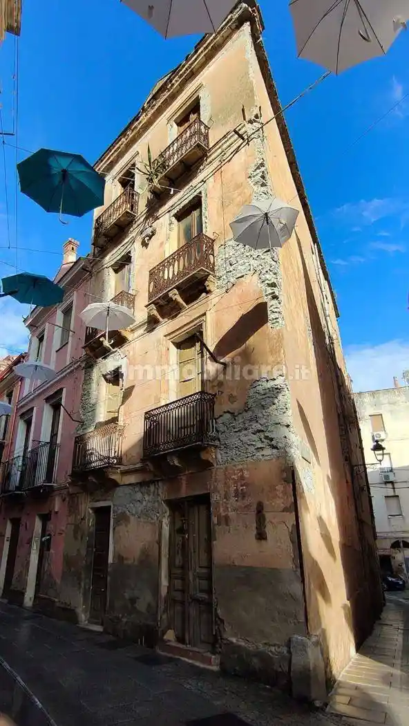 Palazzo - Edificio in vendita a Iglesias