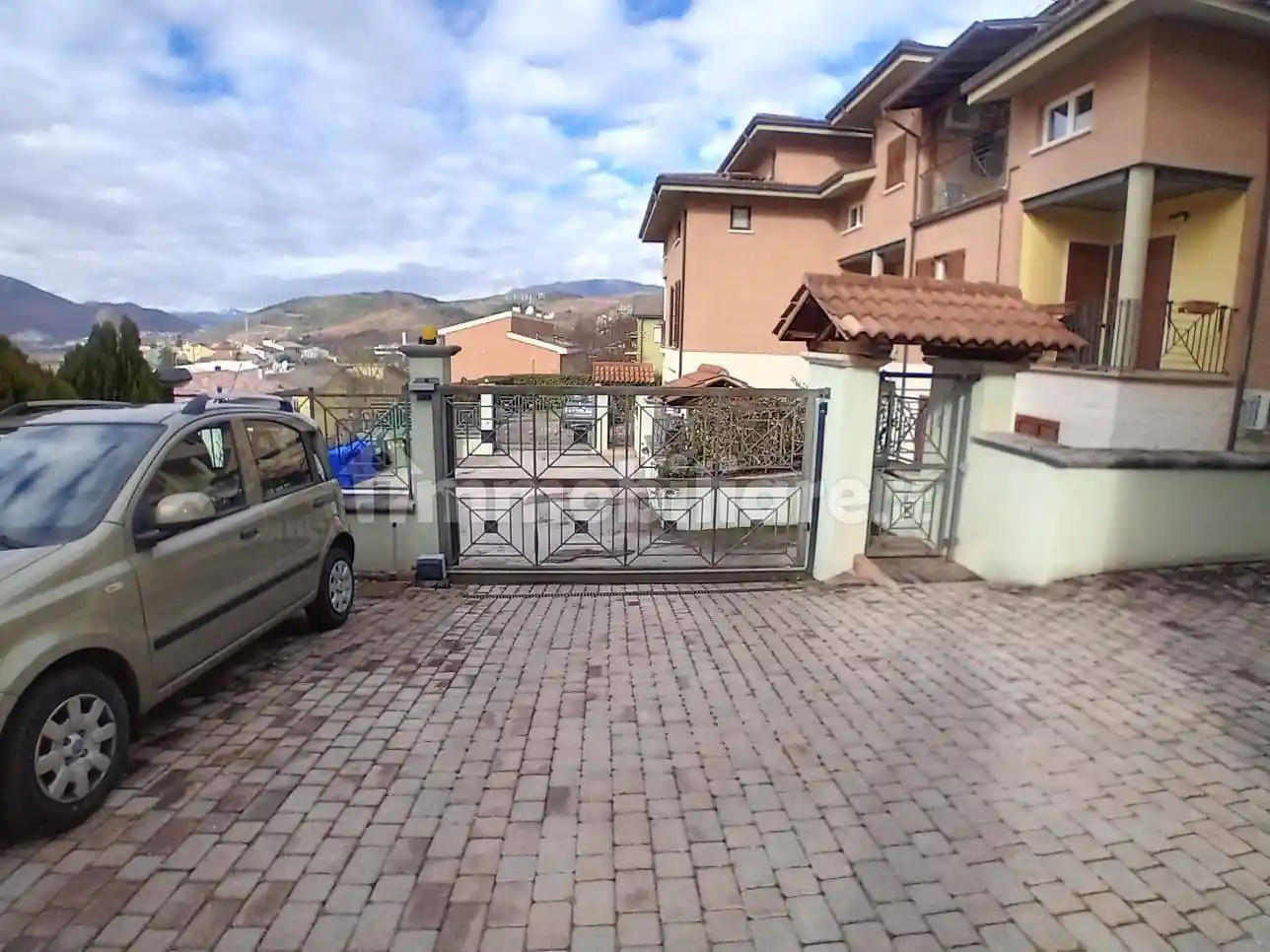 Trilocale via Antica Arischia 209, Pettino - Cansatessa, L'Aquila - foto 2