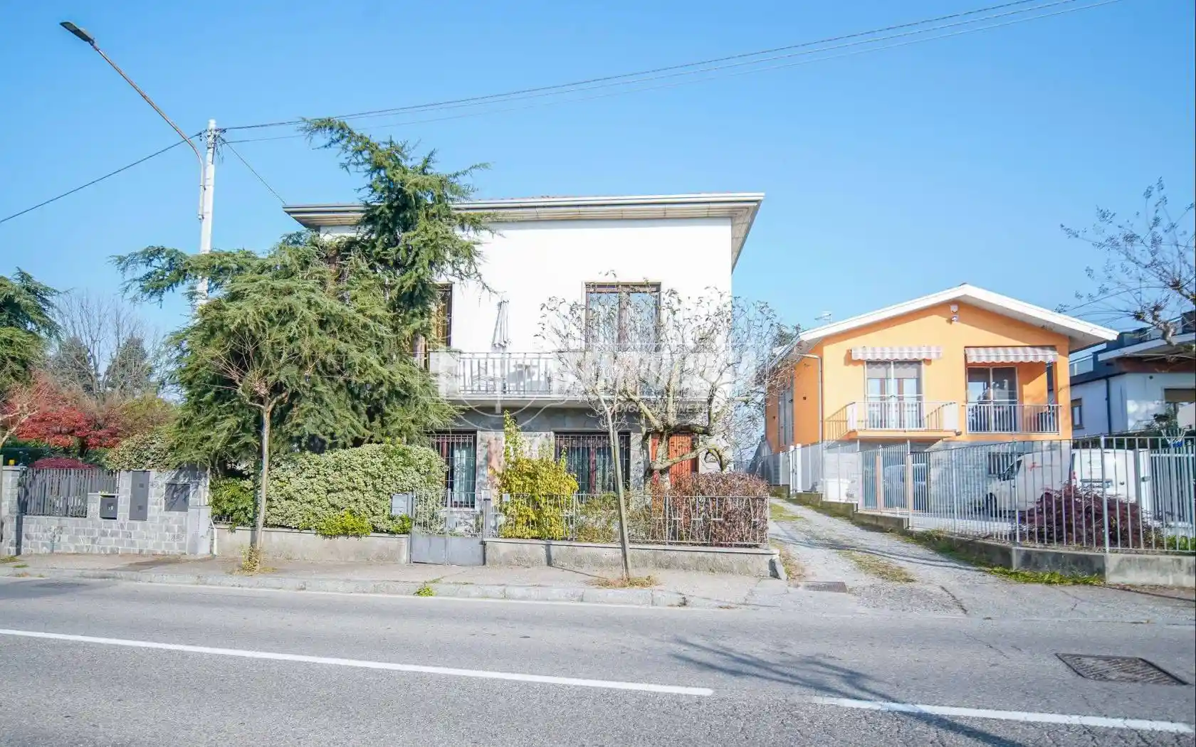 Villa in vendita a Gazzada Schianno