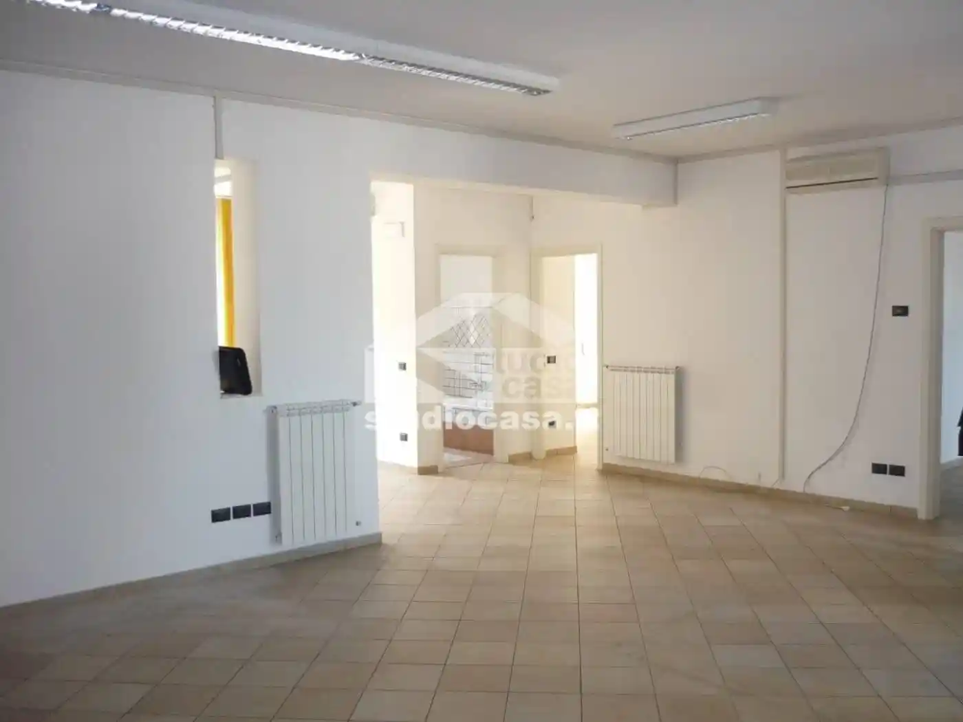 Appartamento ottimo stato, primo piano, Centro, Crotone - foto 2