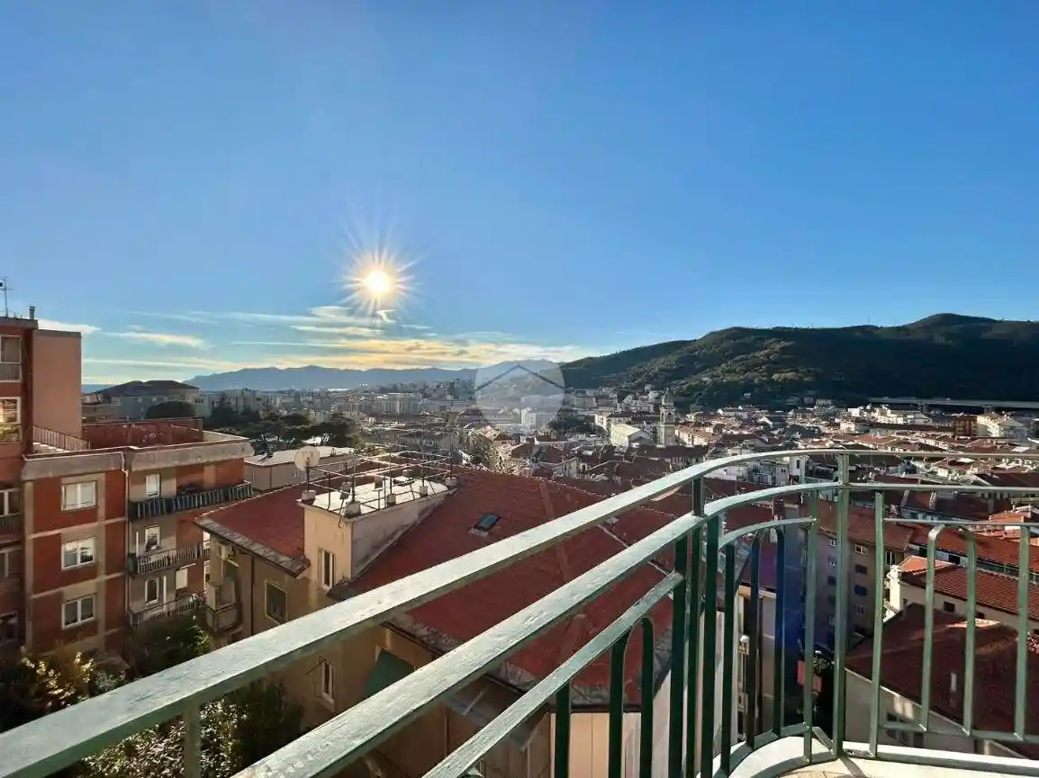 Appartamento in vendita a Savona