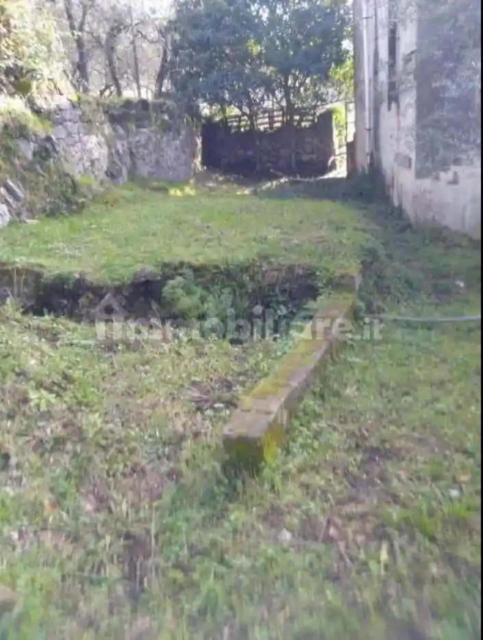 Palazzo - Edificio in vendita a Pellezzano