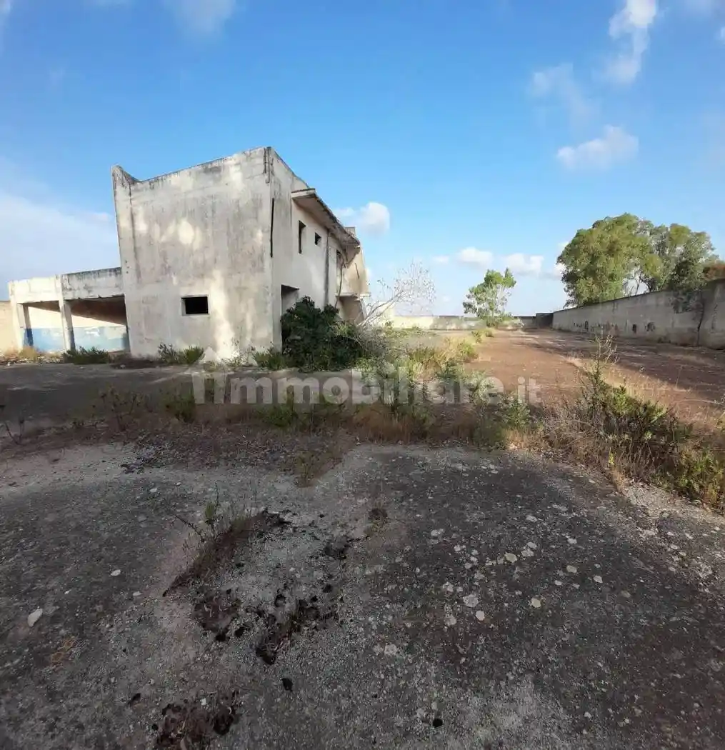 Palazzo - Edificio in vendita a San Pietro Vernotico
