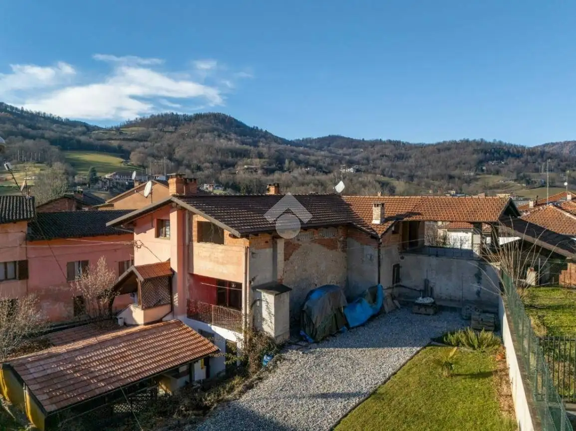 Casa indipendente in vendita a Rossana
