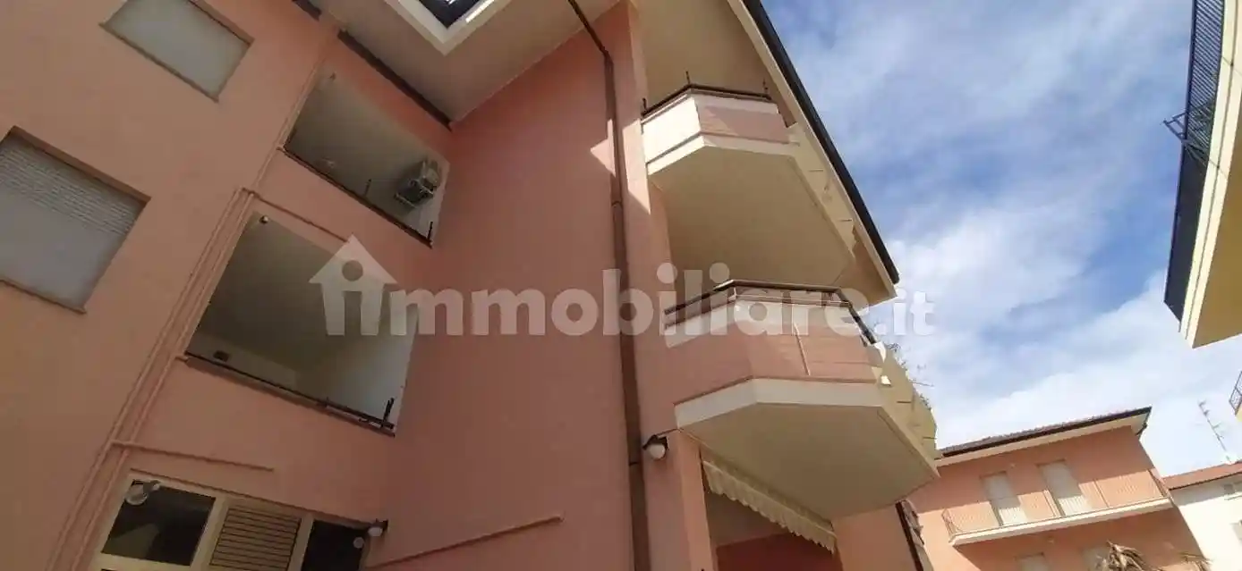 Bilocale via Sicilia 12, Lungomare Marconi, Alba Adriatica - foto 2