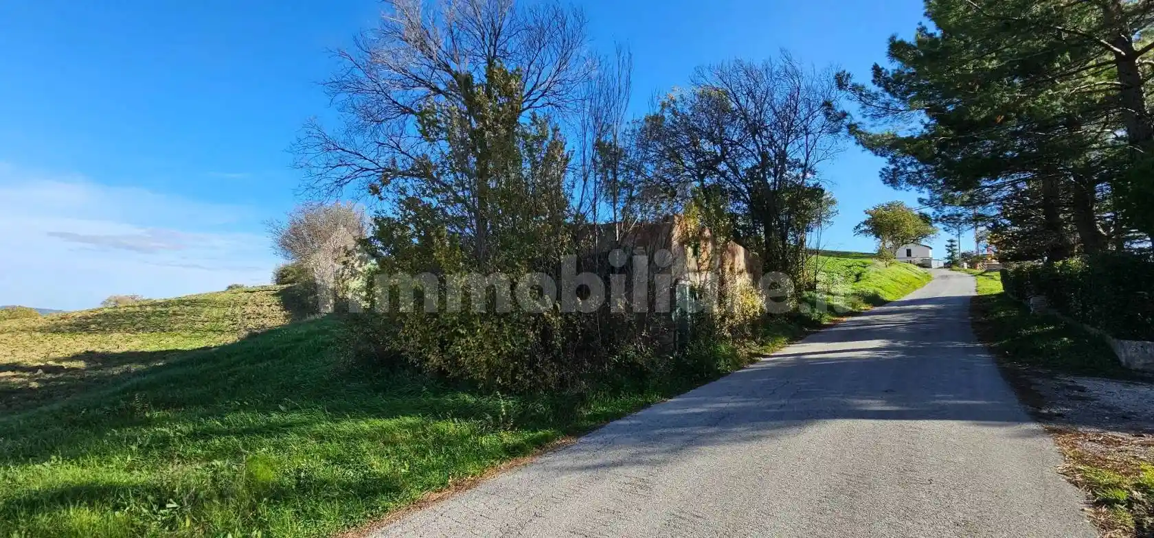 Rustico - Casale in vendita a San Severino Marche