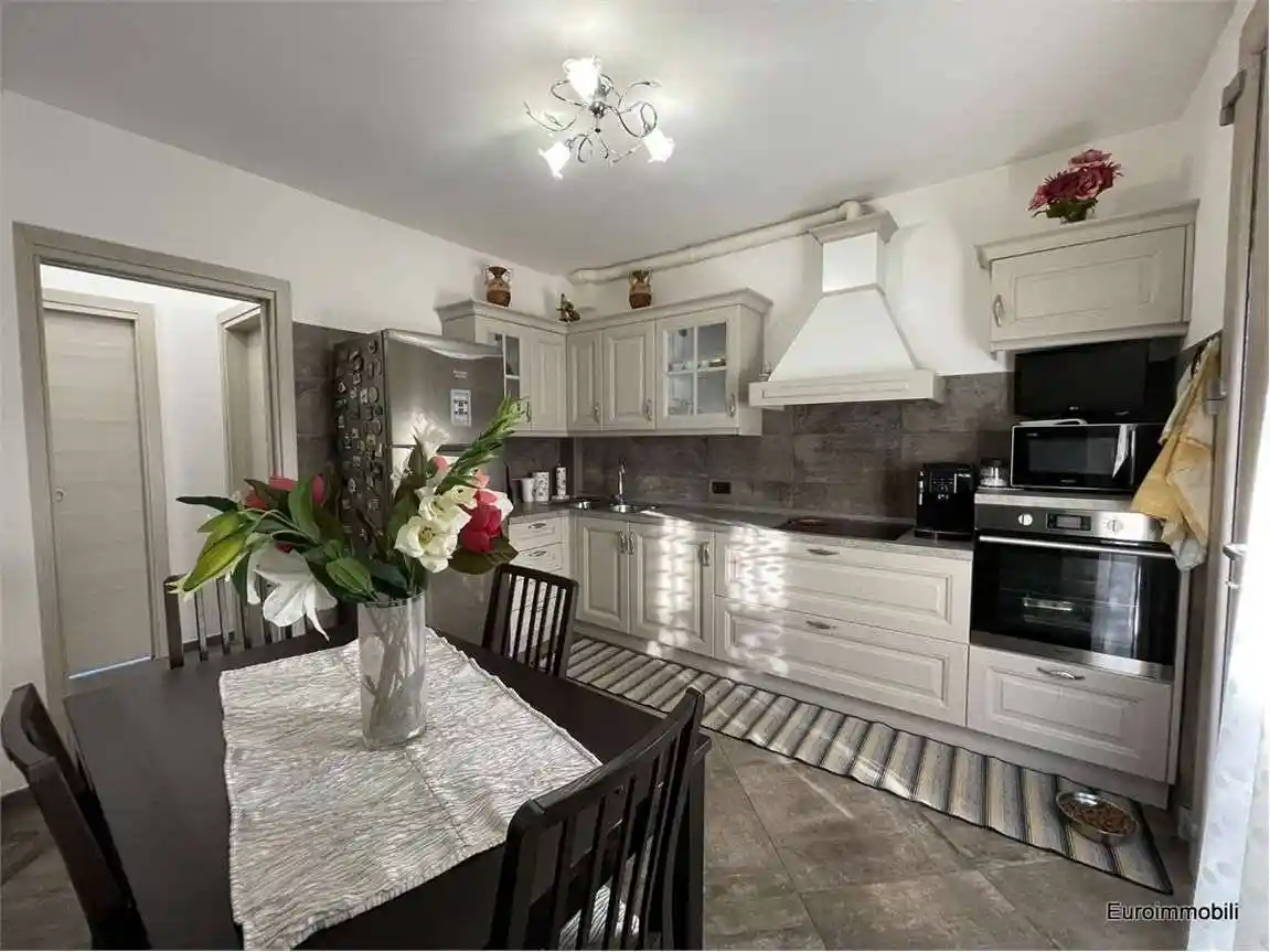 Villa in vendita a Traversetolo