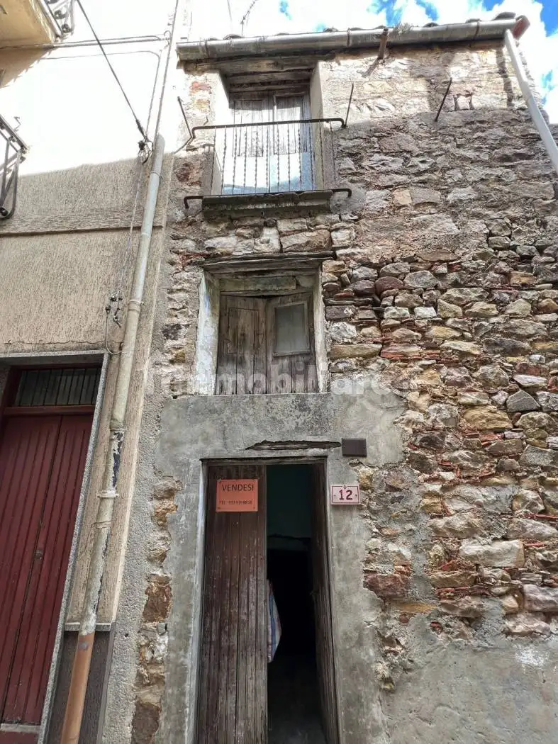 Casa indipendente in vendita a Geraci Siculo