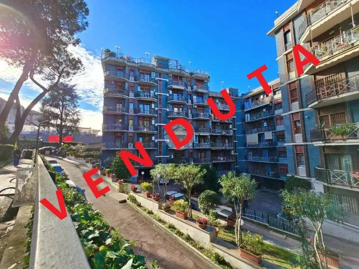 Appartamento in vendita a Napoli