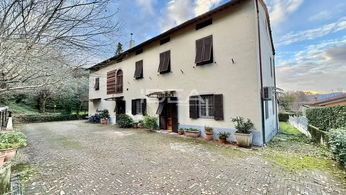 Rustico - Casale in vendita a Lucca