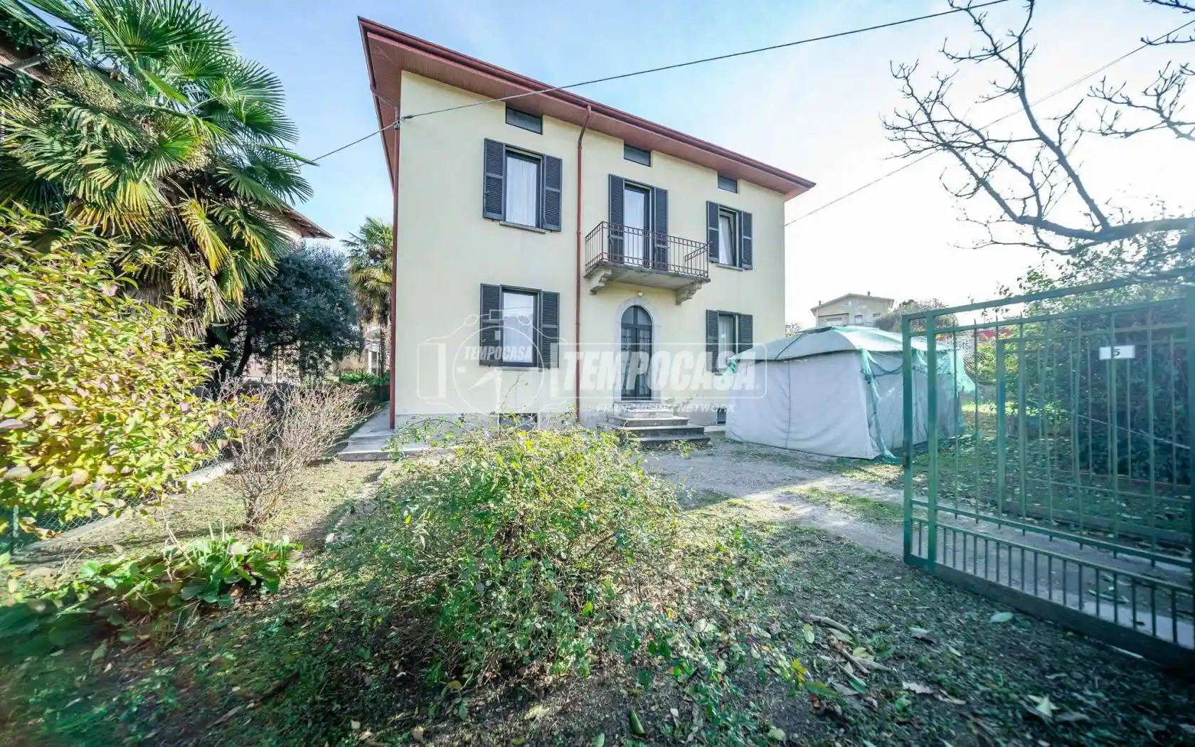 Villa in vendita a Azzate