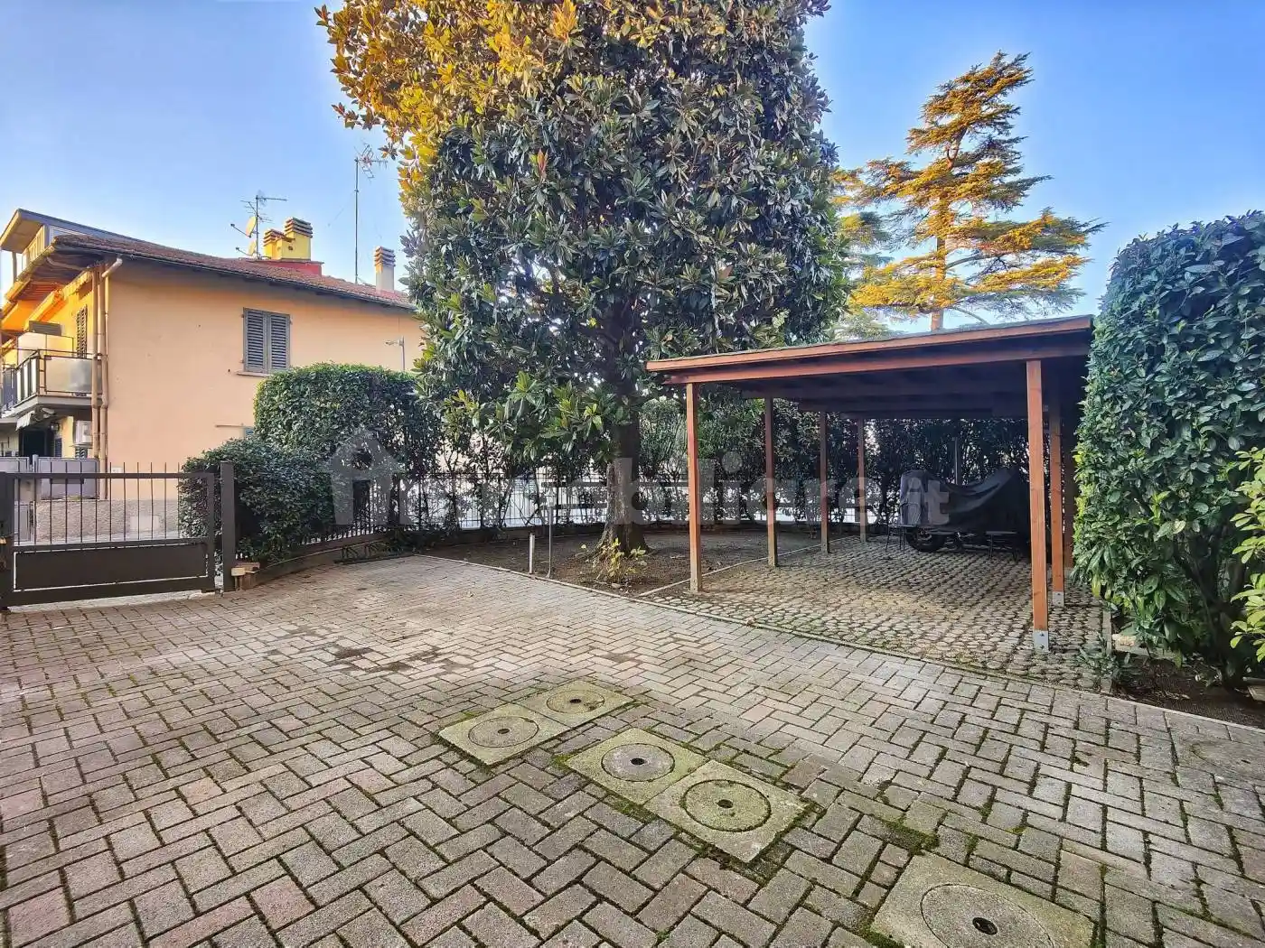 Casa indipendente in vendita a Campi Bisenzio