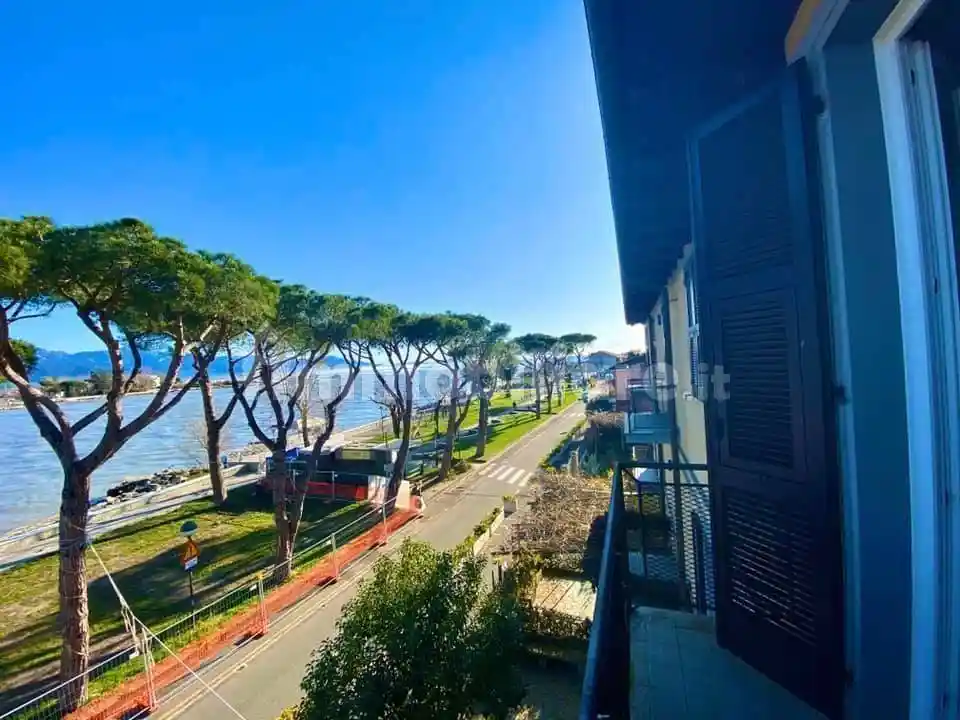 Appartamento in vendita a Ameglia