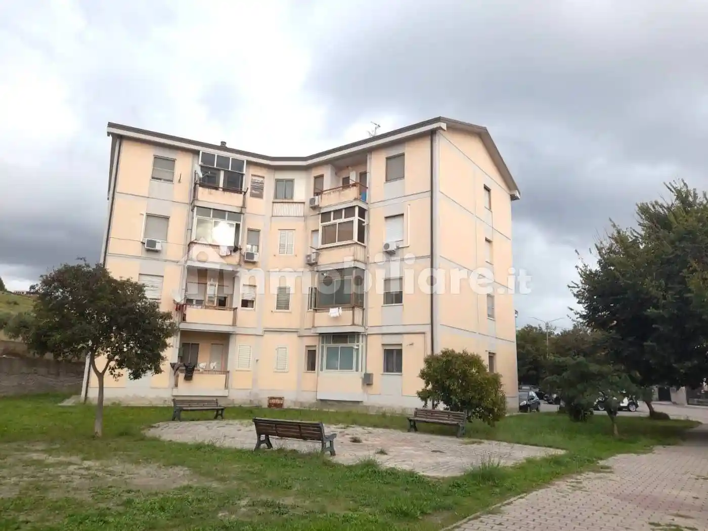 Trilocale via della Resistenza 12, Santa Maria, Catanzaro - foto 2