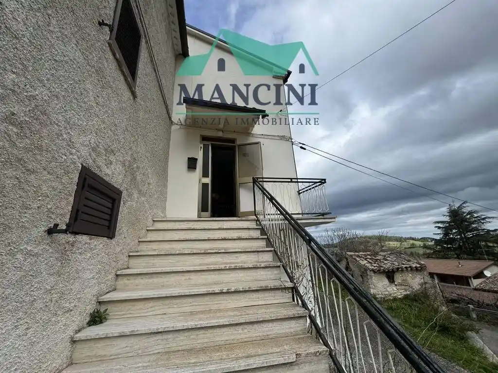 Casa indipendente in vendita a Fabriano