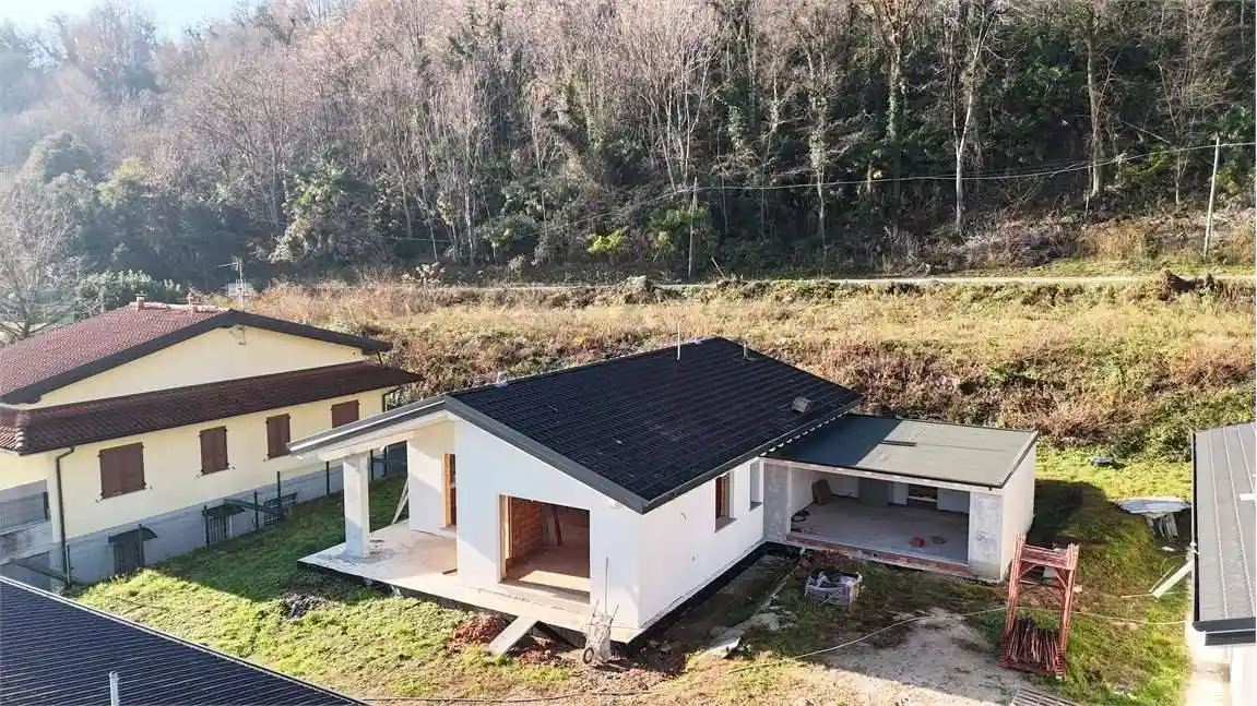 Villa in vendita a Leggiuno