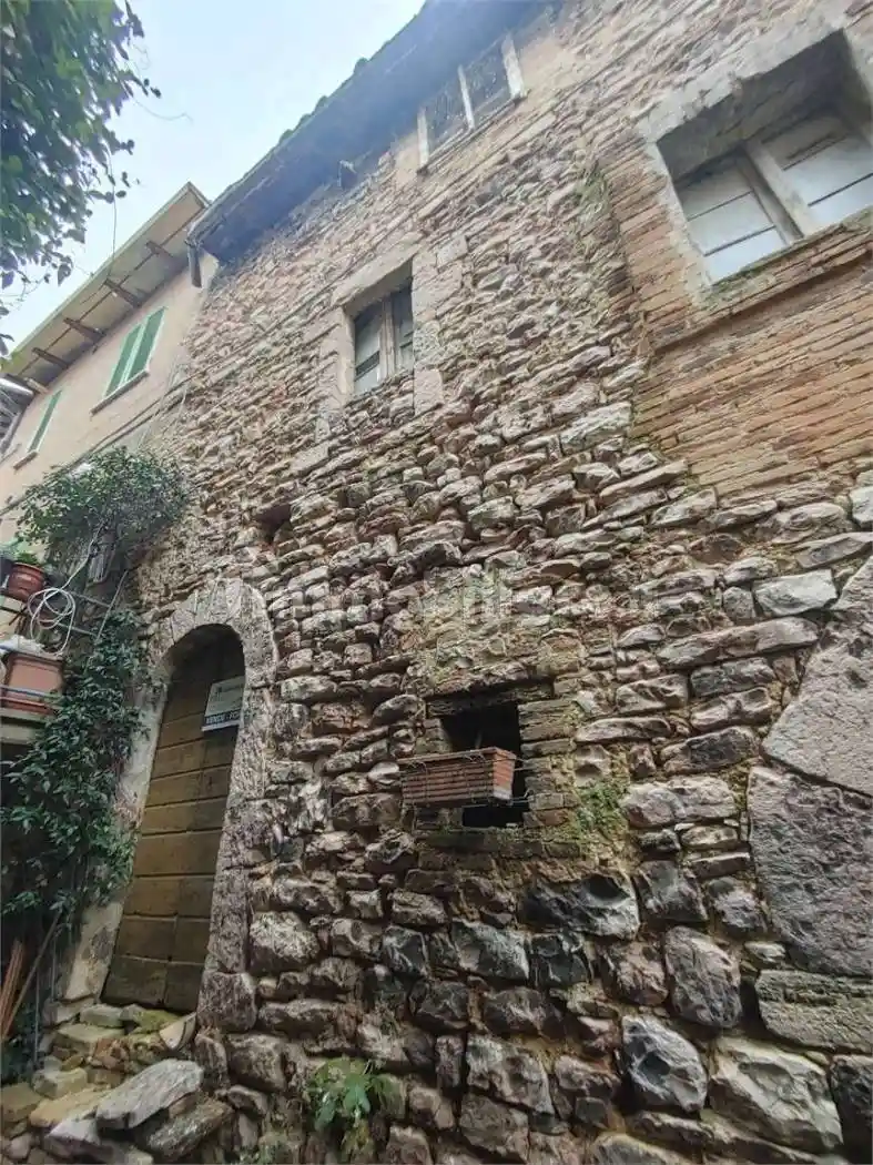 Terratetto unifamiliare 200 m², da ristrutturare, Montecchio, Giano dell'Umbria - foto 2
