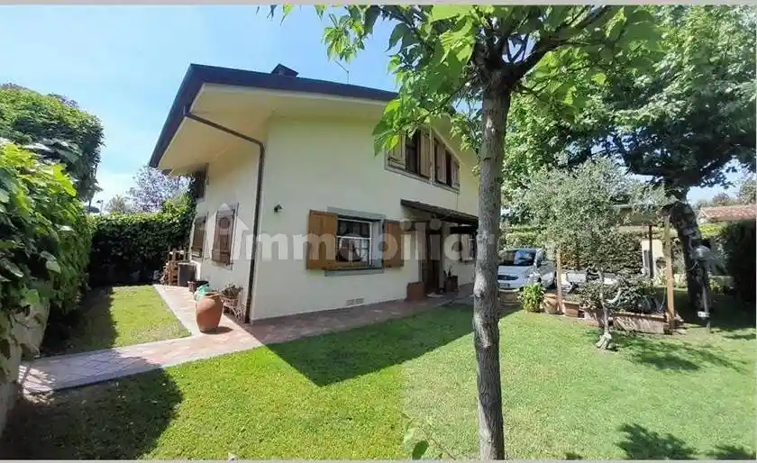 Villa in vendita a Forte dei Marmi