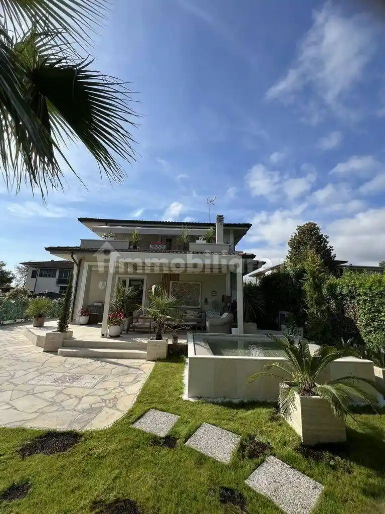 Villa in affitto a Forte dei Marmi