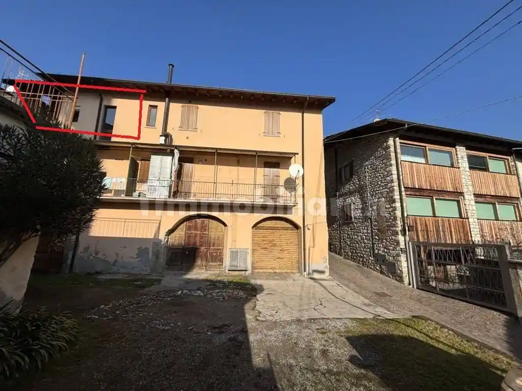 Appartamento in vendita a Adrara San Martino