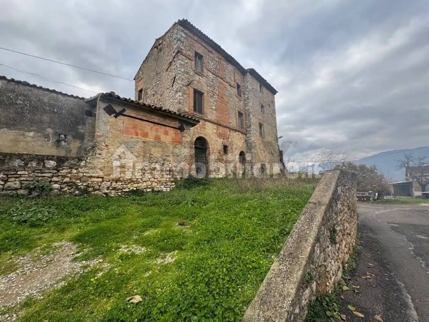 Casa indipendente in vendita a Massa Martana