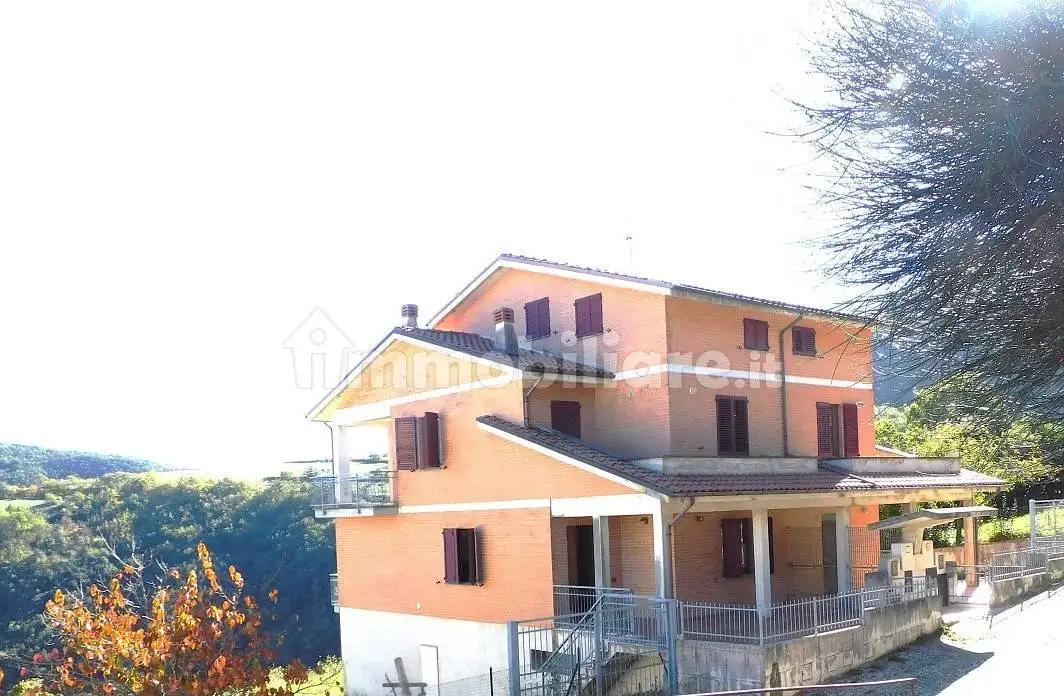 Appartamento in vendita a Cessapalombo