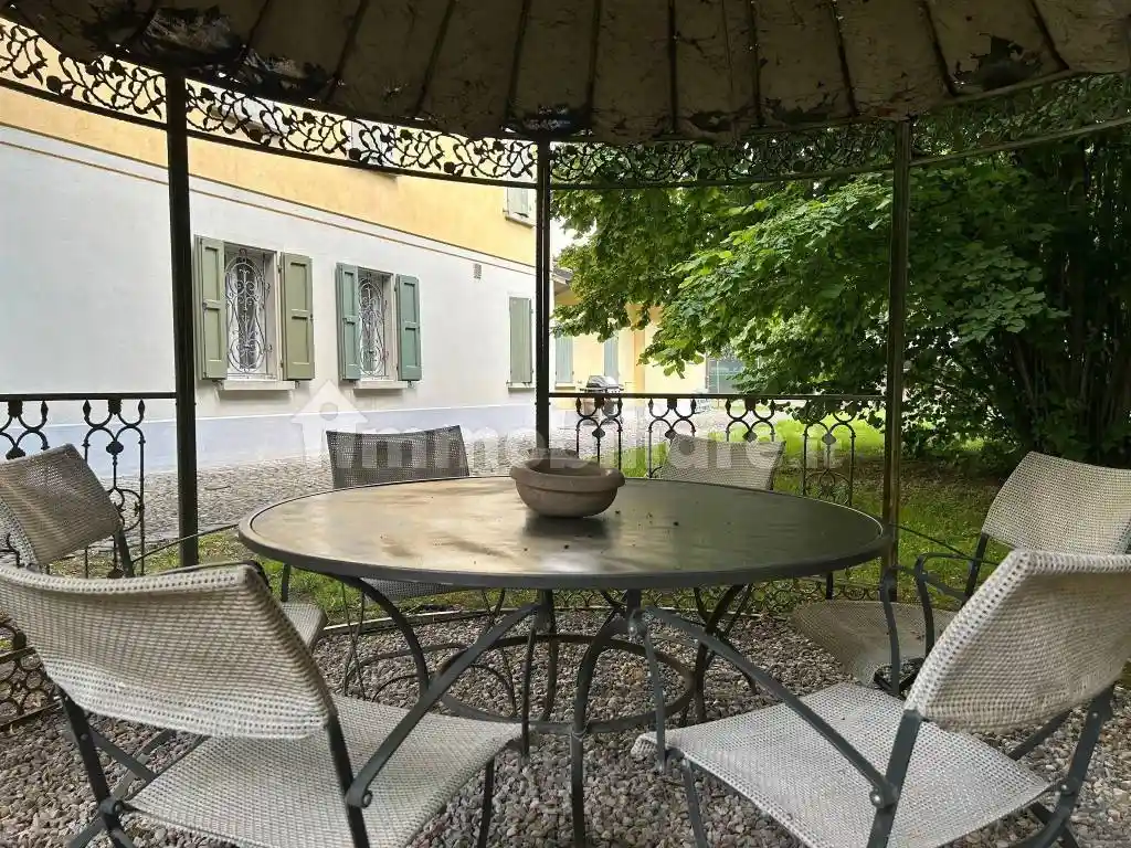 Rustico - Casale in vendita a Reggio Emilia