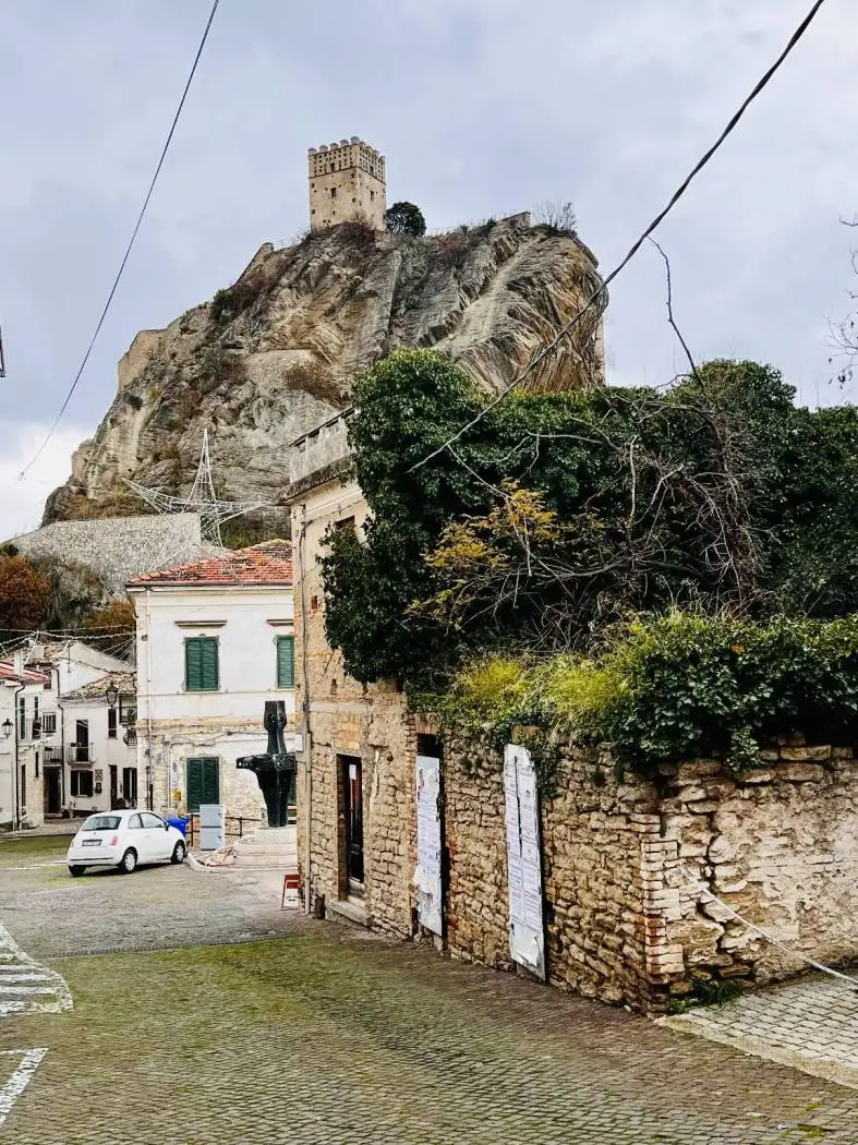 Palazzo - Edificio in vendita a Roccascalegna