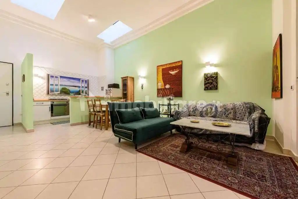 Appartamento in affitto a Napoli