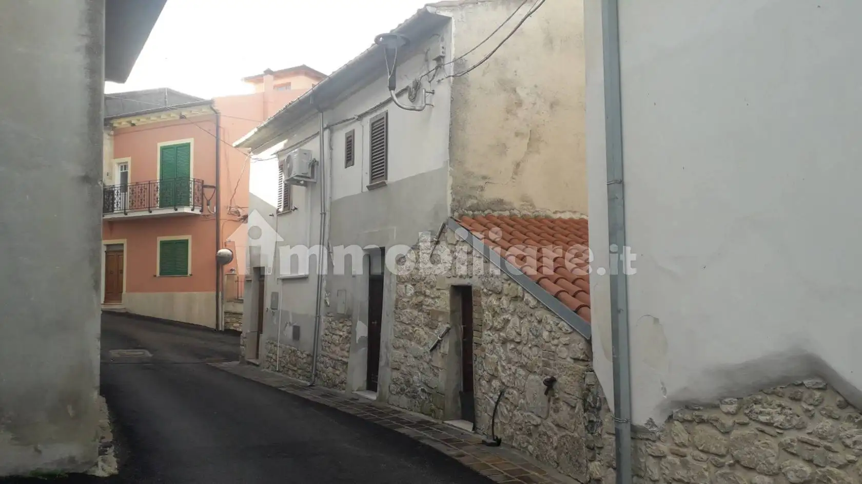 Casa indipendente in vendita a Serramonacesca